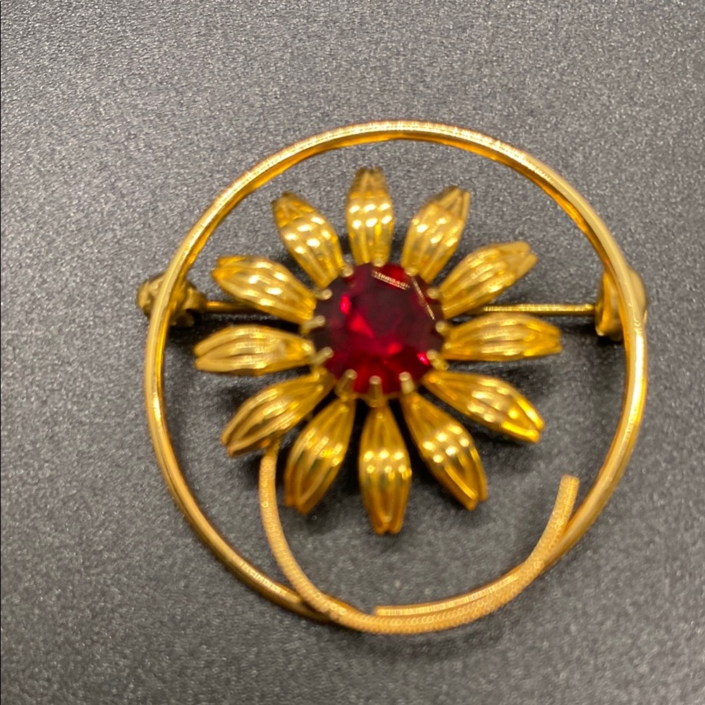 Elegant Vintage Gold Sunflower Brooch With Red Rhinestone Center